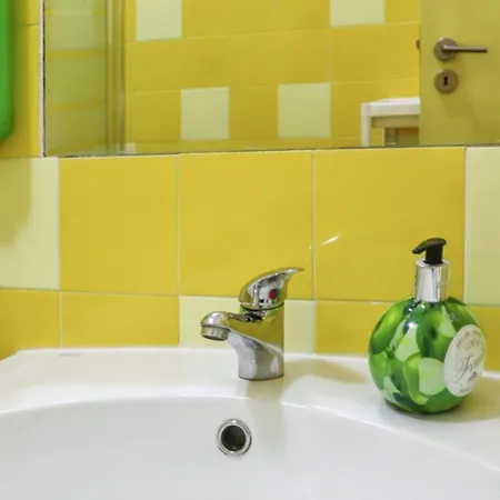 Semesterbostad Cozy House In Seia With Fireplace Faia