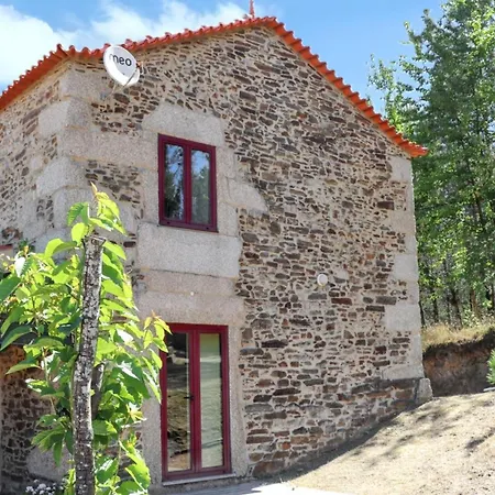 Cozy House In Seia With Fireplace