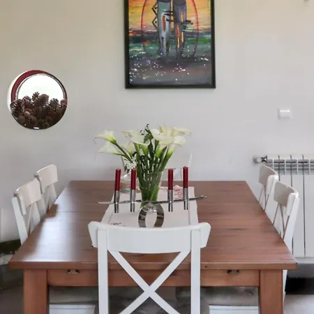 Semesterbostad Cozy House In Seia With Fireplace *