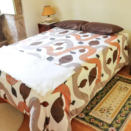 Semesterbostad Cozy House In Seia With Fireplace Faia