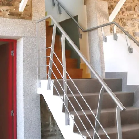 Semesterbostad Cozy House In Seia With Fireplace