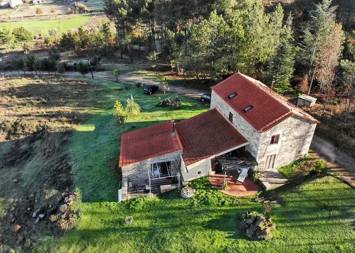 Cozy House In Seia With Fireplace Nyaraló *